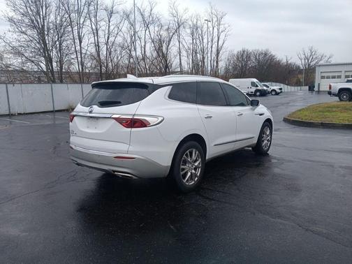 2023 Buick Enclave Essence AWD