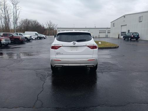 2023 Buick Enclave Essence AWD