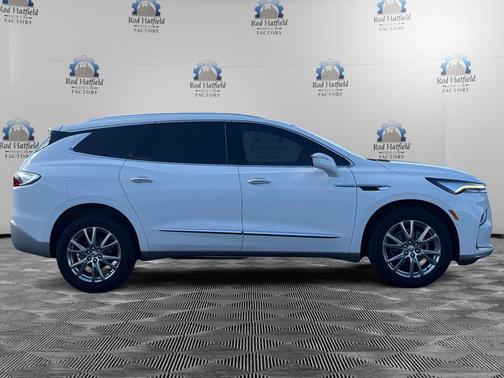 2023 Buick Enclave Essence AWD