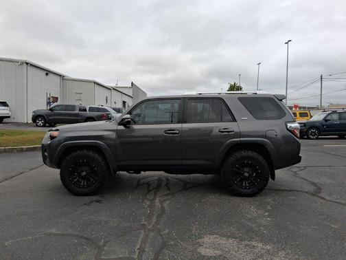 Magnetic Gray Metallic 2016 Toyota 4Runner SR5 Premium