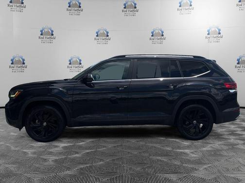 Deep Black 2022 Volkswagen Atlas 2.0T SE w/Technology 4MOTION