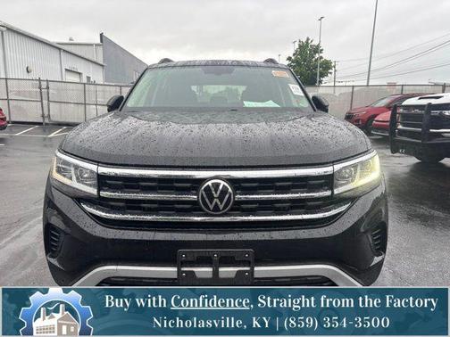 Deep Black 2022 Volkswagen Atlas 2.0T SE w/Technology 4MOTION