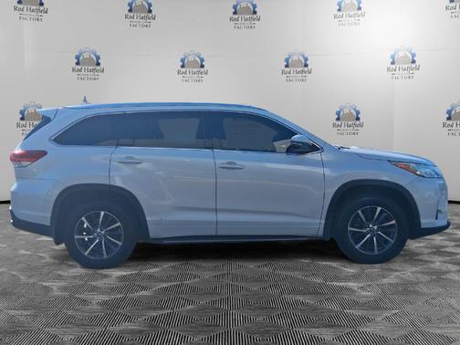 Blizzard Pearl 2017 Toyota Highlander XLE