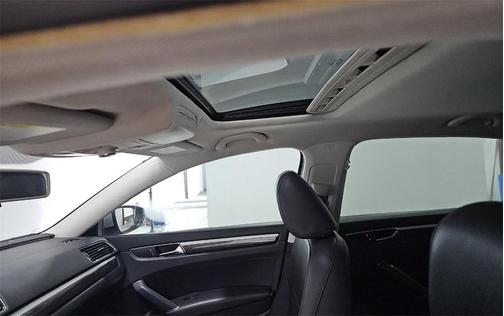 2017 Volkswagen Passat 1.8T SE