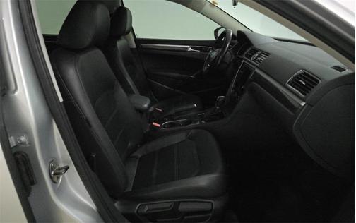 2017 Volkswagen Passat 1.8T SE