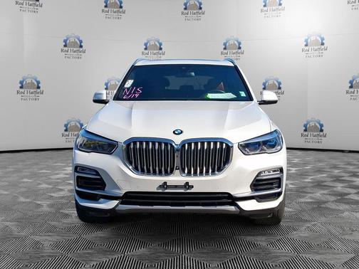 White Metallic 2019 BMW X5 xDrive40i