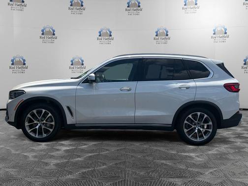 White Metallic 2019 BMW X5 xDrive40i