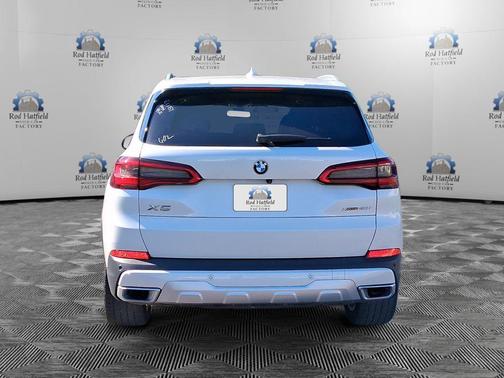 White Metallic 2019 BMW X5 xDrive40i