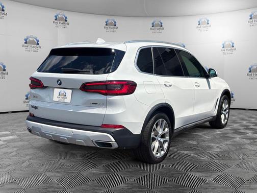 White Metallic 2019 BMW X5 xDrive40i