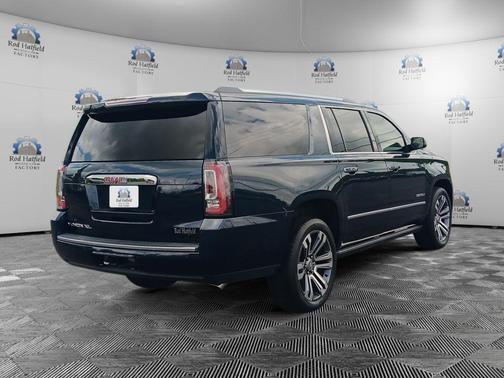 Dark Sapphire Blue Metallic 2019 GMC Yukon XL Denali