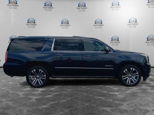 Dark Sapphire Blue Metallic 2019 GMC Yukon XL Denali