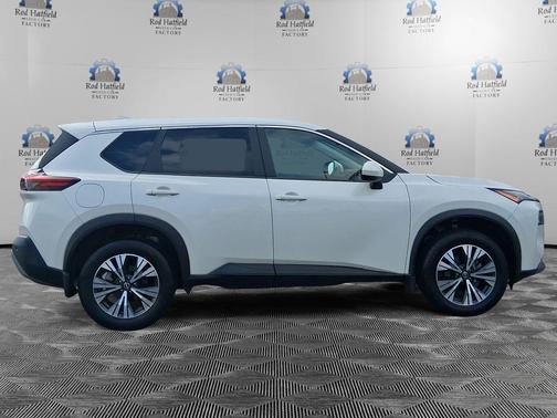Pearl White Tricoat 2023 Nissan Rogue SV