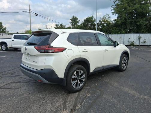 Pearl White Tricoat 2023 Nissan Rogue SV