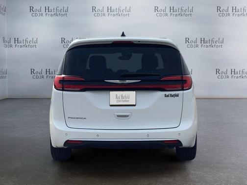 Bright White Clearcoat 2024 Chrysler Pacifica Touring L