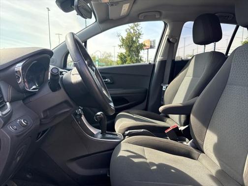 2022 Chevrolet Trax LS