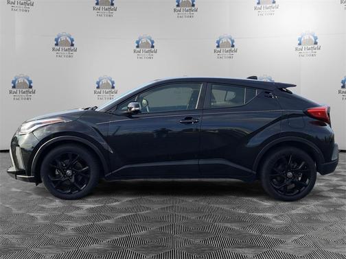 2022 Toyota C-HR XLE