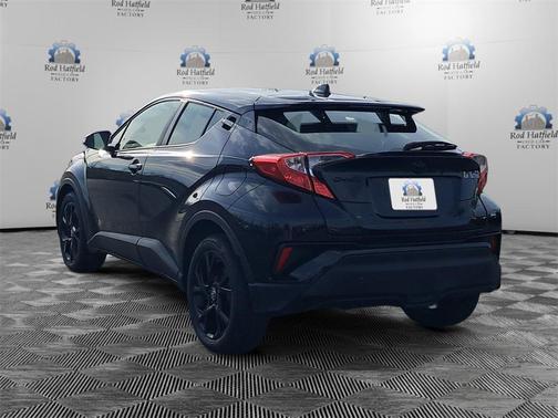 2022 Toyota C-HR XLE