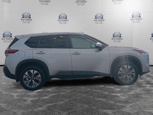 Brilliant Silver Metallic 2023 Nissan Rogue SV