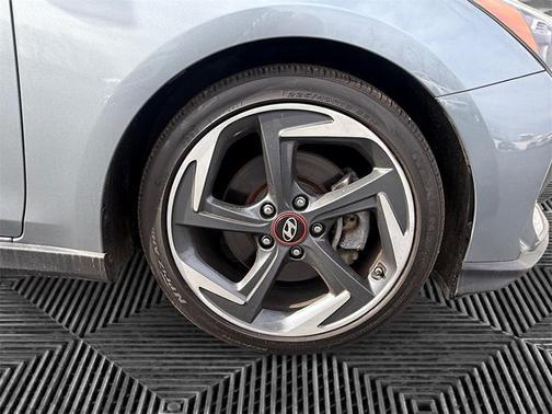 2019 Hyundai Veloster Base