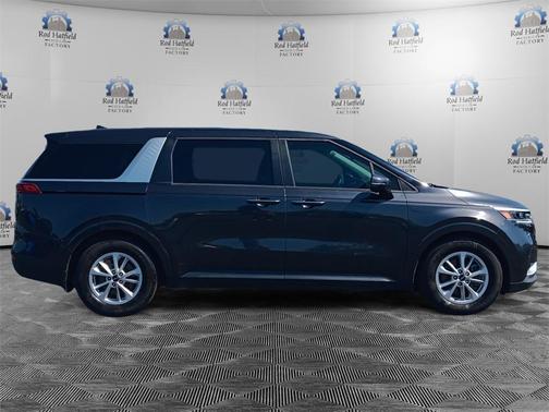 2023 Kia Carnival LX
