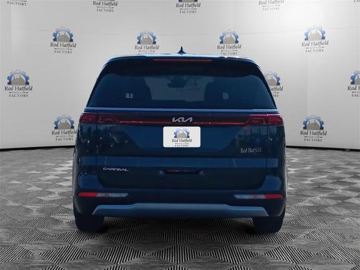 2023 Kia Carnival LX