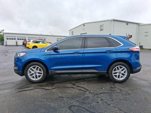 Blue Metallic 2021 Ford Edge SEL