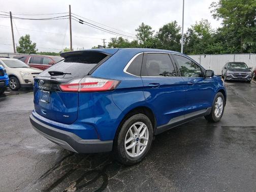 Blue Metallic 2021 Ford Edge SEL