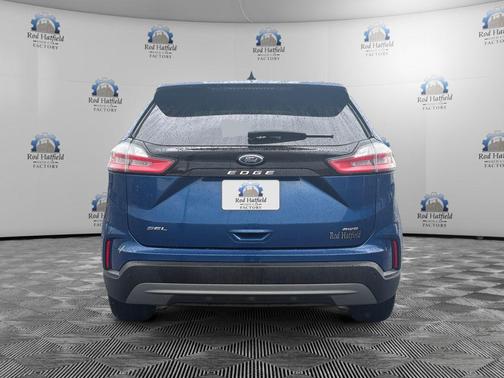 Blue Metallic 2021 Ford Edge SEL