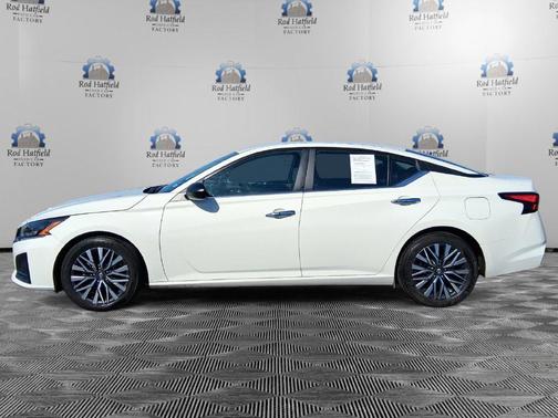 Glacier White 2025 Nissan Altima 2.5 SV