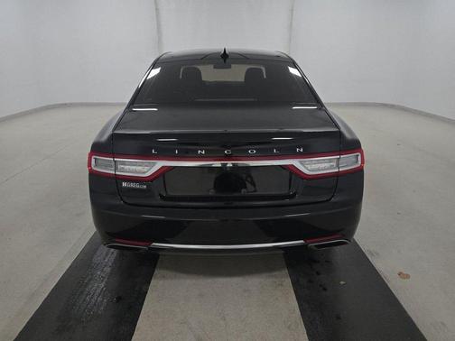 2018 Lincoln Continental Select