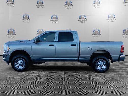 2024 RAM 2500 Tradesman Crew Cab 4x4 6'4' Box