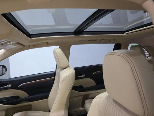 2018 Toyota Highlander Hybrid Platinum