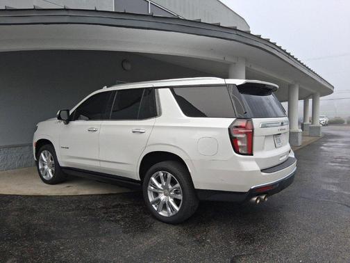 Iridescent Pearl Tricoat 2024 Chevrolet Tahoe 4WD High Country
