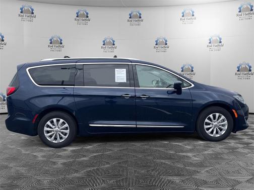 2018 Chrysler Pacifica Touring-L