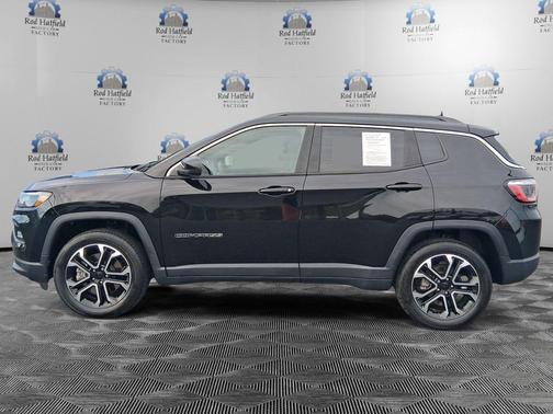 Diamond Black Crystal Pearlcoat 2023 Jeep Compass Limited