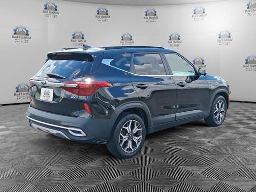 Cherry Black 2021 Kia Seltos EX