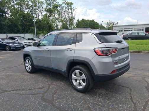 Billet Silver Metallic Clearcoat 2022 Jeep Compass Latitude