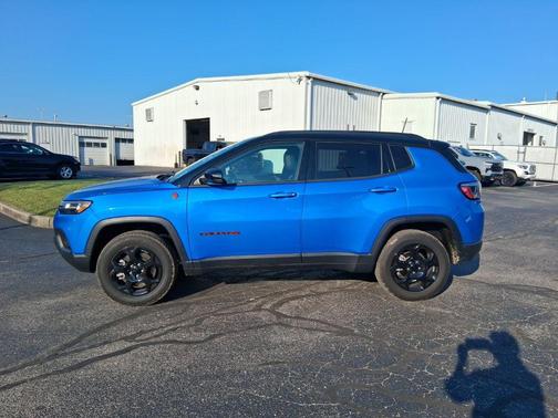 Hydro Blue Pearlcoat 2024 Jeep Compass Trailhawk