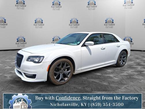 Bright White 2023 Chrysler 300 Touring
