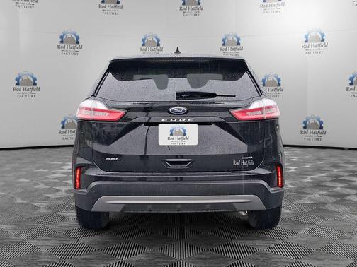 Agate Black Metallic 2024 Ford Edge SEL