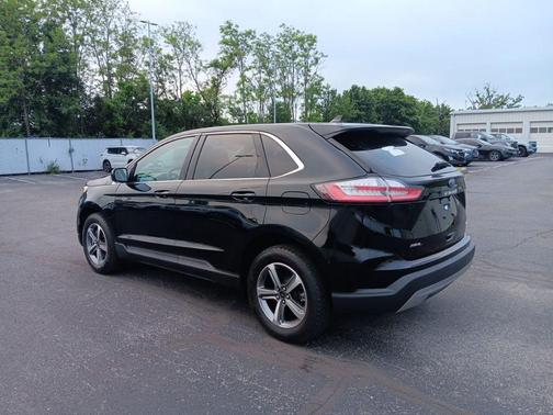 Agate Black Metallic 2024 Ford Edge SEL
