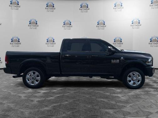 Brilliant Black Crystal Pearlcoat 2018 RAM 3500 Laramie Crew Cab 4x4 6'4' Box