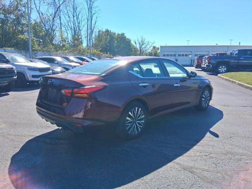 Garnet Pearl 2025 Nissan Altima 2.5 SV