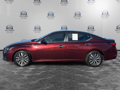 Garnet Pearl 2025 Nissan Altima 2.5 SV
