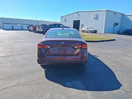 Garnet Pearl 2025 Nissan Altima 2.5 SV