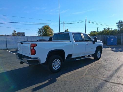 Summit White 2025 Chevrolet Silverado 2500 LT