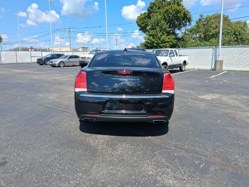 Gloss Black 2019 Chrysler 300 Touring