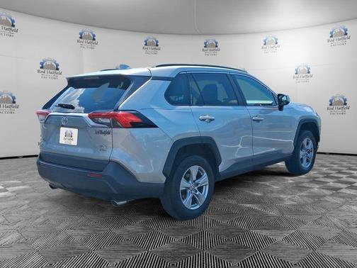 Silver Sky Metallic 2022 Toyota RAV4 XLE