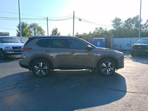Super Black 2024 Nissan Rogue SL