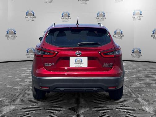 Scarlet Ember Pearl Metallic 2022 Nissan Rogue Sport SL